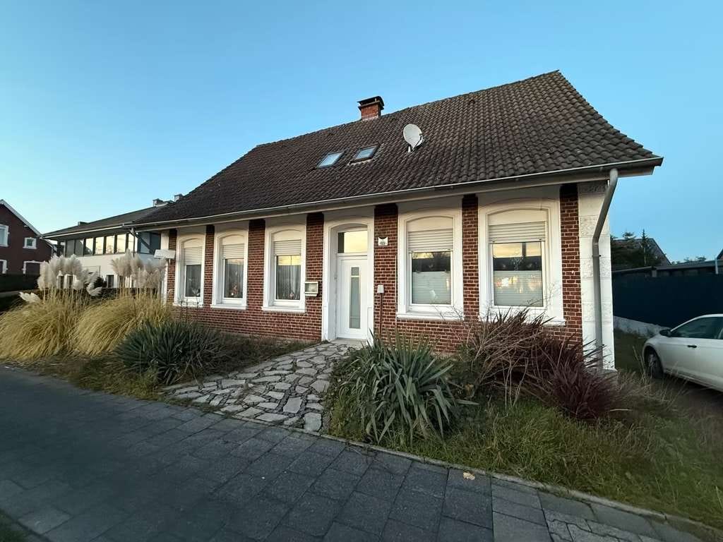 Immobilie in Ochtrup - Schönes Ein-/Zweifamilienhaus mit Charme inkl. Garten und Garage in Ochtrup - Bild 0