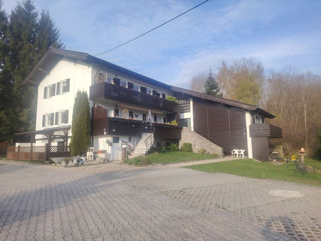 Immobilie in Bodenmais - Wohnung Souterrain und Hochparterre in Traumlage Bodenmais - Bild 1