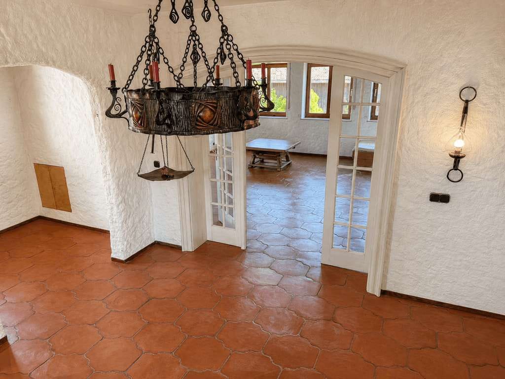 Immobilie in Dietramszell - Freistehendes Einfamilienhaus auf großzügigem Grundstück in Berg bei Dietramszell - Bild 1