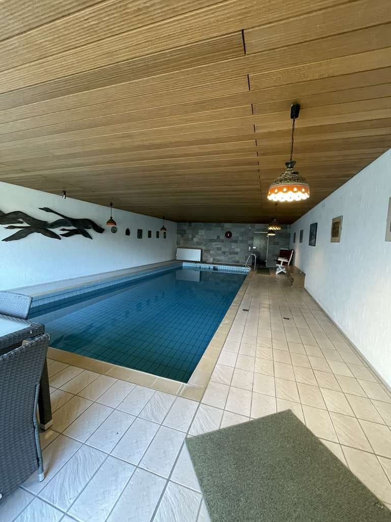 Immobilie in Krombach - Bungalow-Potenzial mit Außergewöhnlicher Architektur - Wohnen auf einer Ebene - Bild 4