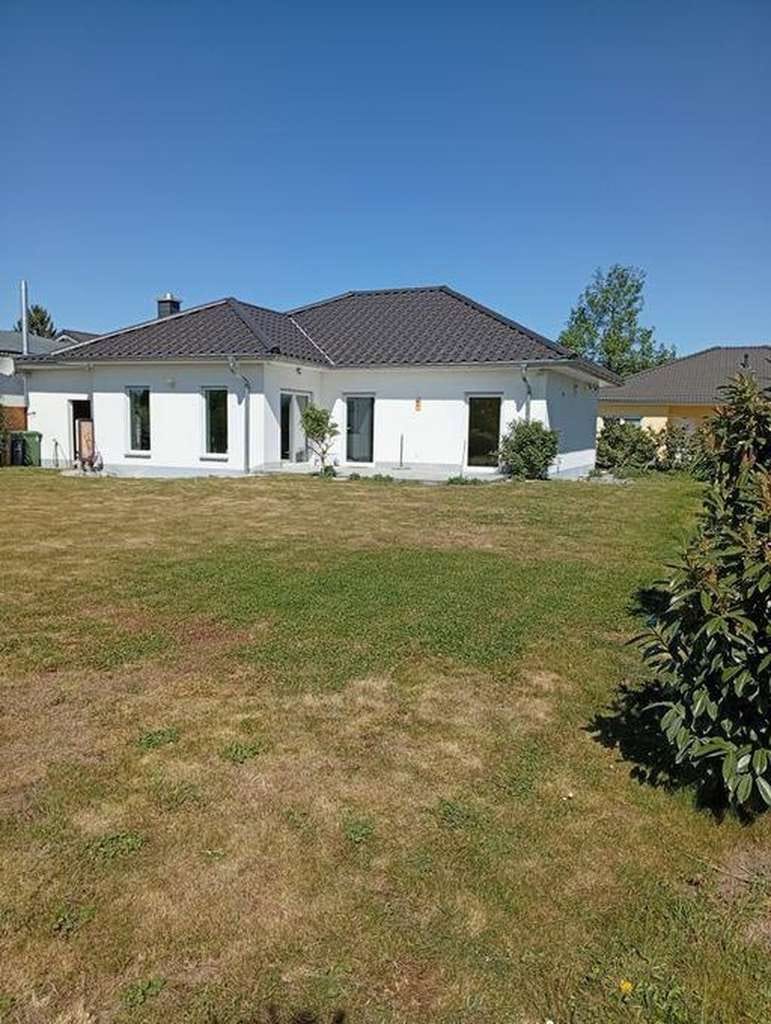 Immobilie in Biblis - *Provisionsfrei* Freistehender Einfamilienbungalow am Golfpark - Bild 2