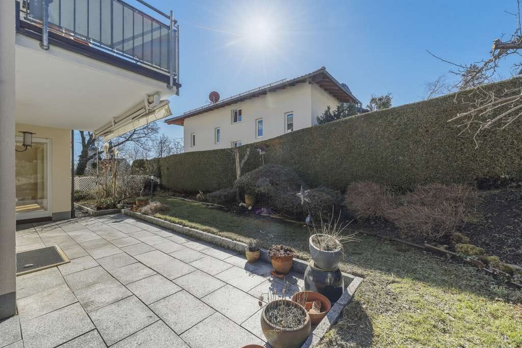 Immobilie in Tutzing - Exklusive 3-Zimmer-Gartenwohnung in Tutzing
- Ruhe, Sonne & Nähe zum See - - Bild 0
