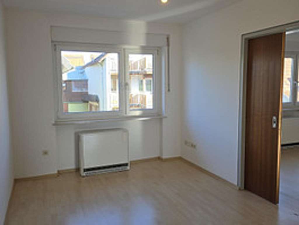 Immobilie in Endingen - Charmante 4-Zimmerwohnung mit Gartenanteil am Kaiserstuhl - Bild 2