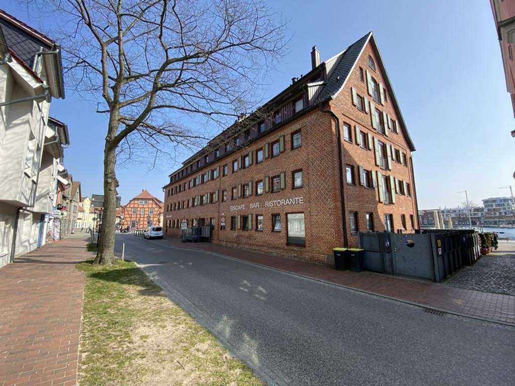 Immobilie in Waren (Müritz) - Nur auf dem Wasser wär´s schöner - Exklusive Maisonette-Eigentumswohnung mit fantastischem Süd-Blick - Bild 2