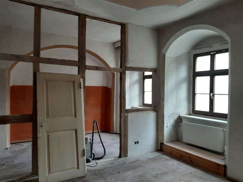 Immobilie in Torgau - Stattliches Mehrfamilienhaus, Innensanierung begonnen - Bild 1