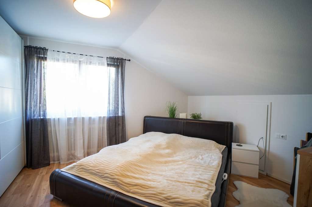 Immobilie in Süßen - solides Mehrfamilienhaus als Kapitalanlage - Bild 4