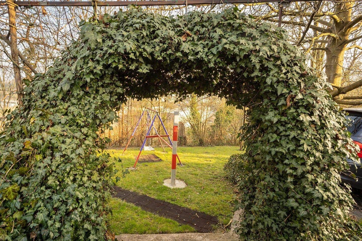 Immobilie in Werdohl - Ein-/Zweifamilienhaus mit Doppelgarage, Hof zum Parken, Garten und Ausblick - Bild 4