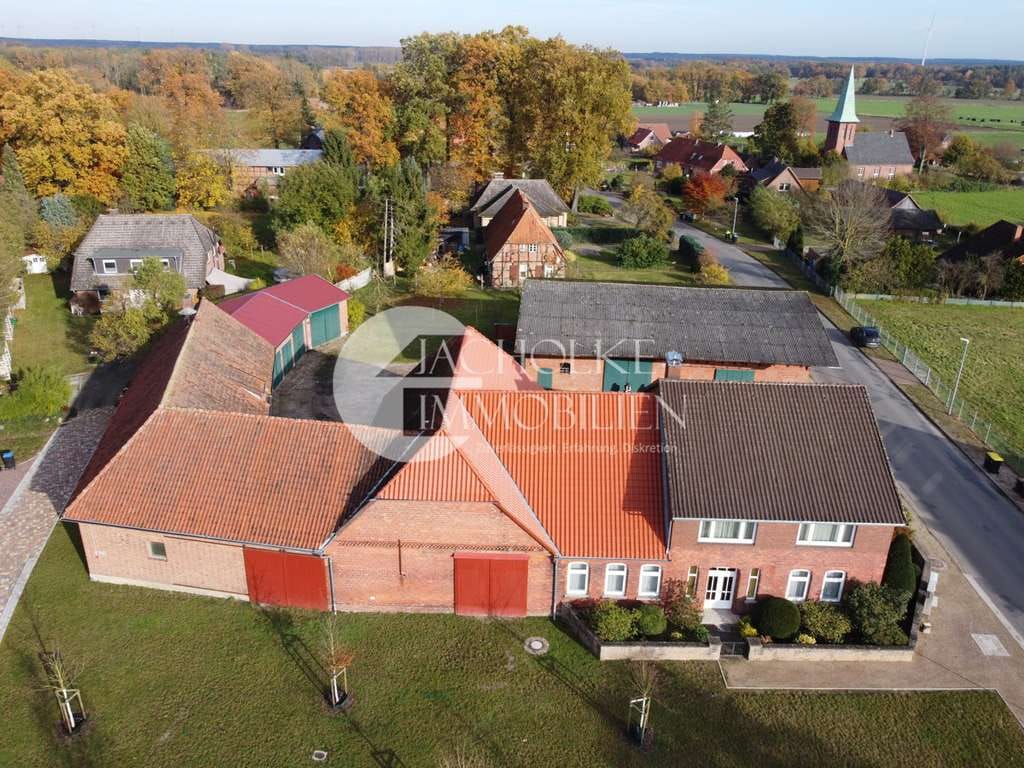 Immobilie in Suhlendorf - Ihr Traum vom Landleben: Hofstelle mit Wiese und bis zu 5,5 ha Land verfügbar - Bild 2