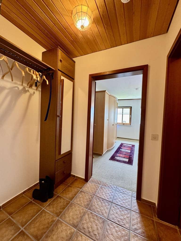 Immobilie in Ampfing - Gepflegt und gut geschnitten! 3-Zimmer-Wohnung mit Balkon und Fußbodenheizung - Bild 2