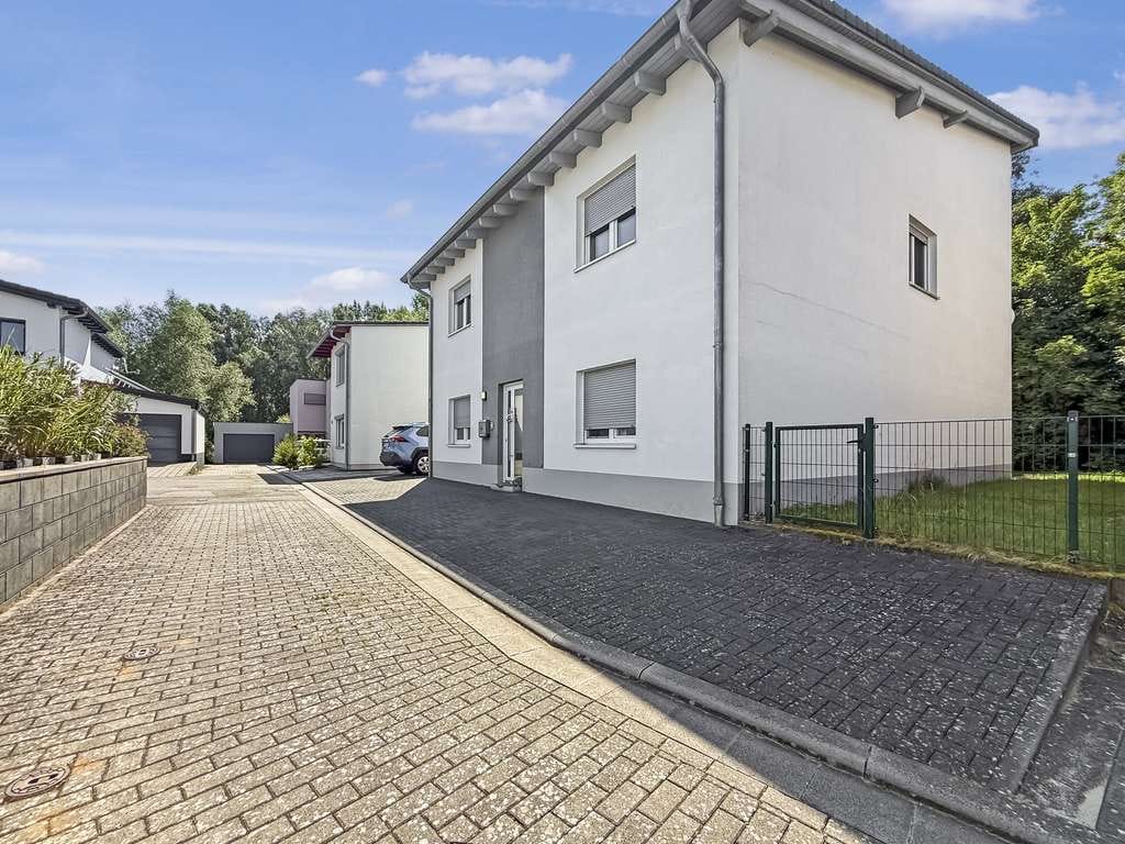 Immobilie in Otterbach - Großzügiges Einfamilienhaus in ruhiger Bestlage von Otterbach – modern, flexibel und wertstabil - Bild 1
