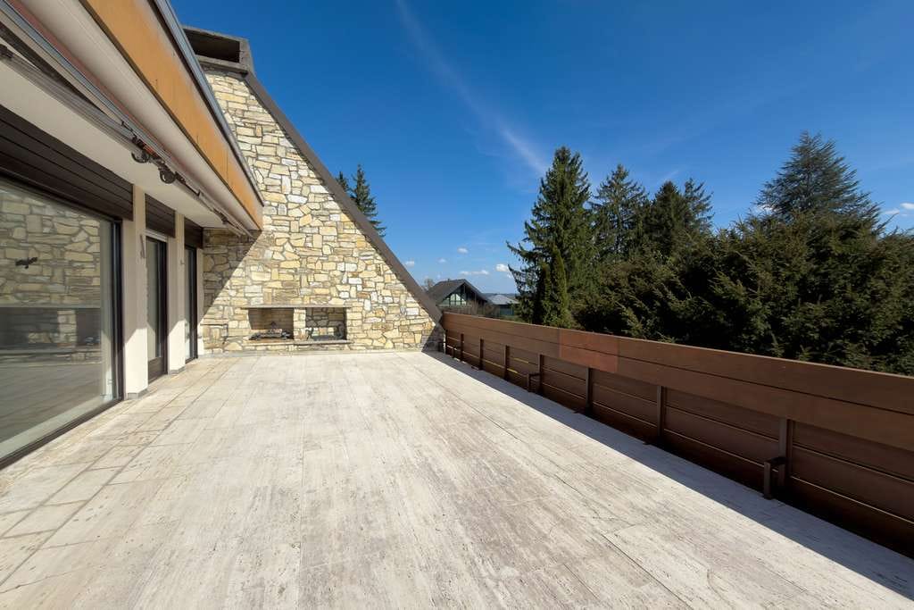 Immobilie in Feldafing - Sonne genießen in Feldafing – Dachterrassenwohnung mit Weitblick - Bild 0
