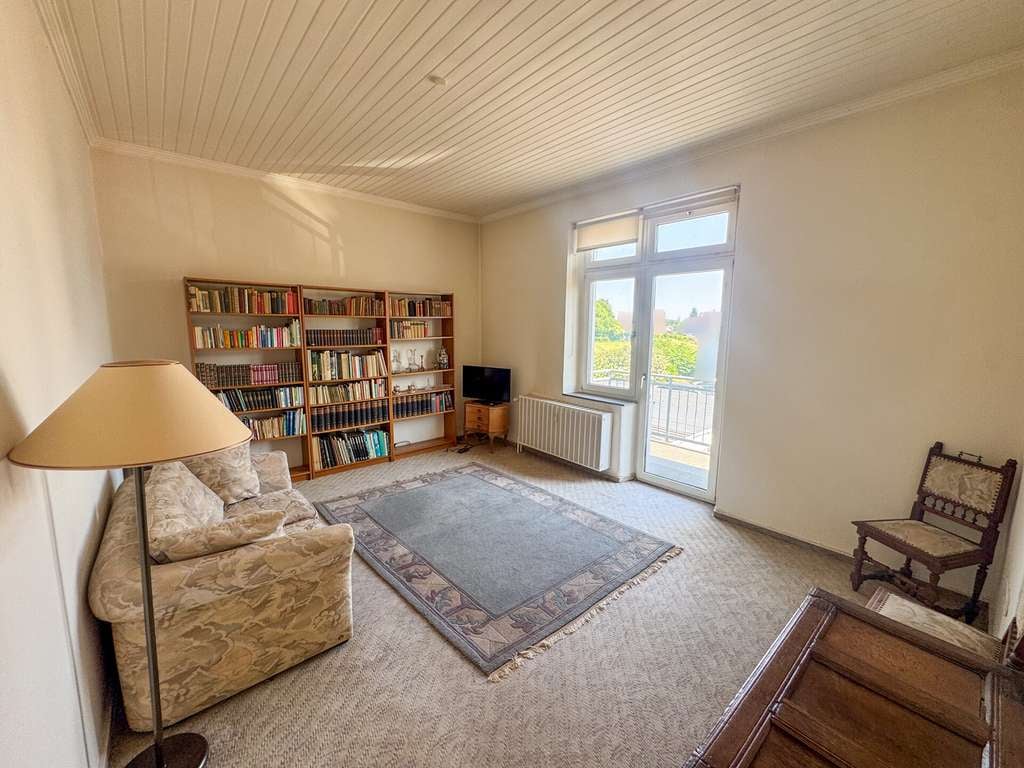 Immobilie in Übach-Palenberg - Leerstehende 3-Zimmer-Wohnung mit Balkon, Garage und Gemeinschaftsgarten in historischem Gebäude - Bild 1