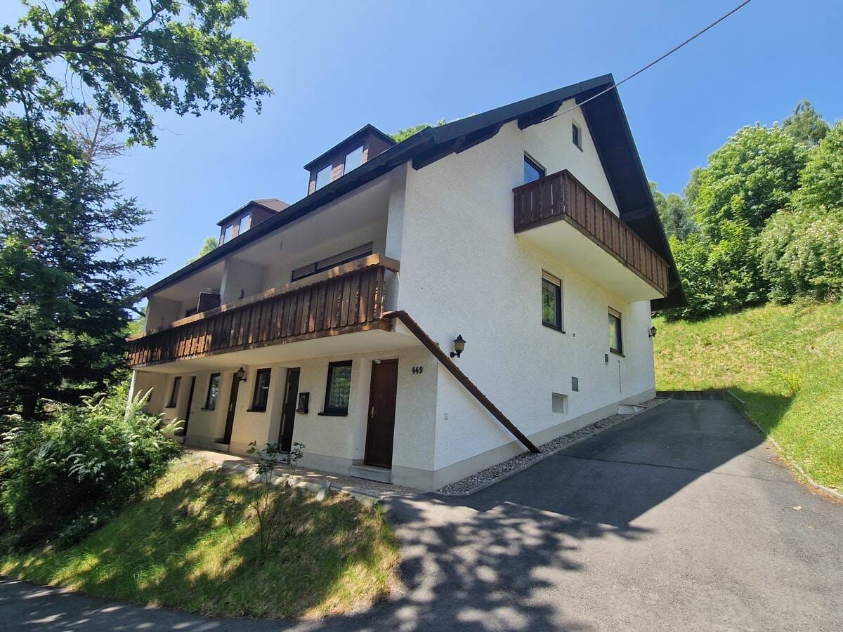 Immobilie in Warmensteinach - Wohnen wie im Urlaub!
Gemütlichkeit für die kleine Familie oder
Ihr Rückzugsort im Fichtelgebirge? - Bild 1