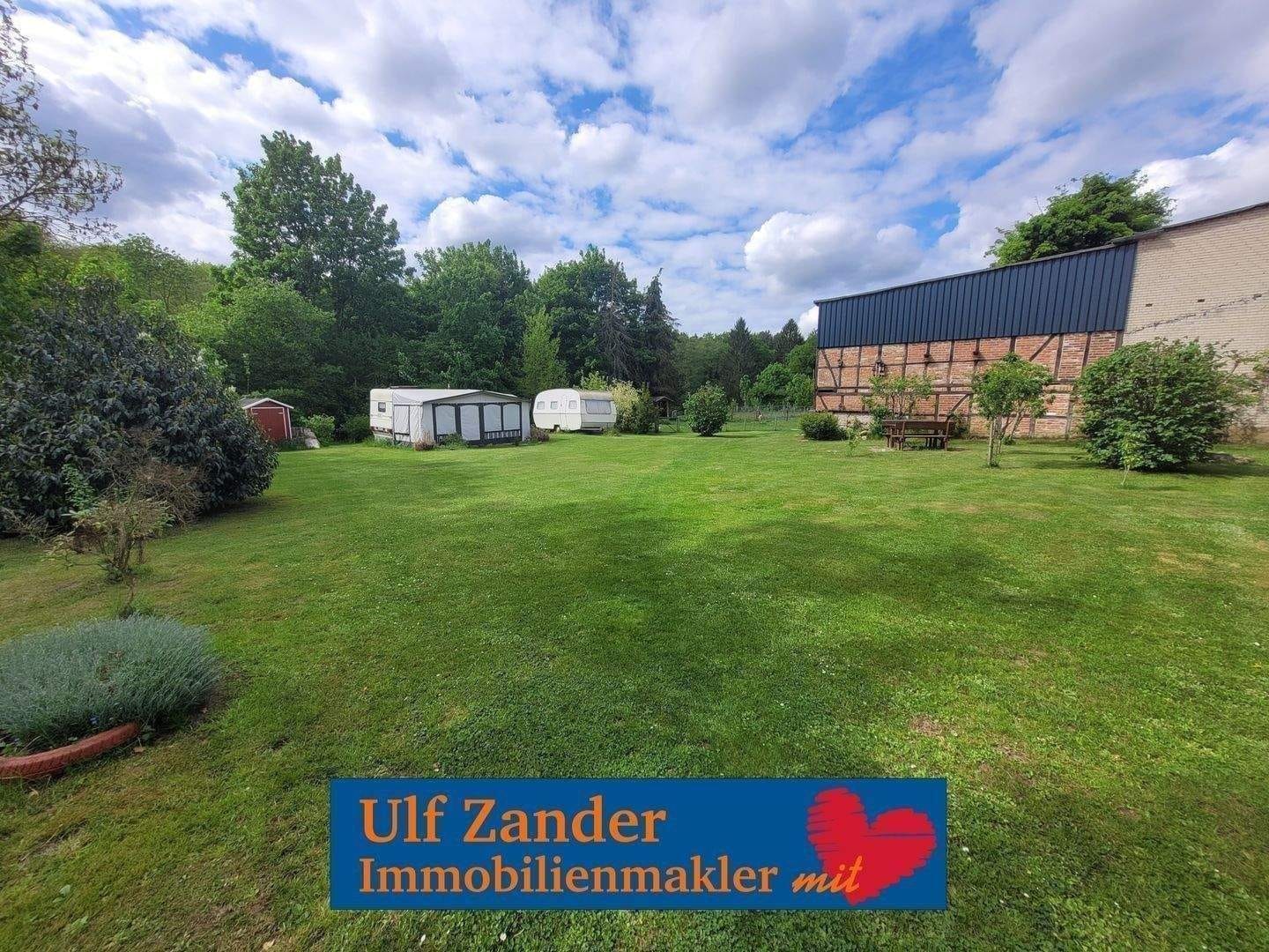 Immobilie in Bad Bodenteich - Resthof in Bad Bodenteich mit 4.625 m² Grundstück, 250 m² + 60 m² Wohnfläche - Bild 0