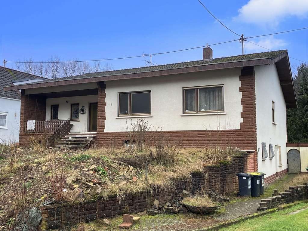 Immobilie in Nonnweiler - Zwangsversteigerung im März ++ Einfamilienhaus / Einliegerwohnug++ 
Provisionsfrei für Käufer!! I - Bild 1