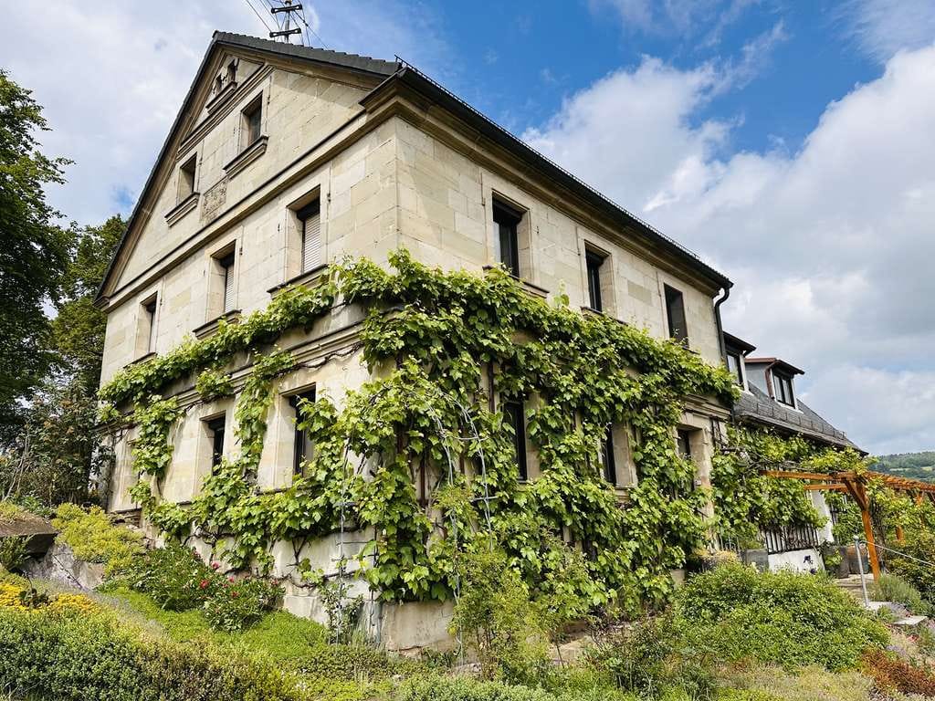 Immobilie in Weidenberg - Freistehendes Einfamilienhaus mit großem Garten - Bild 0