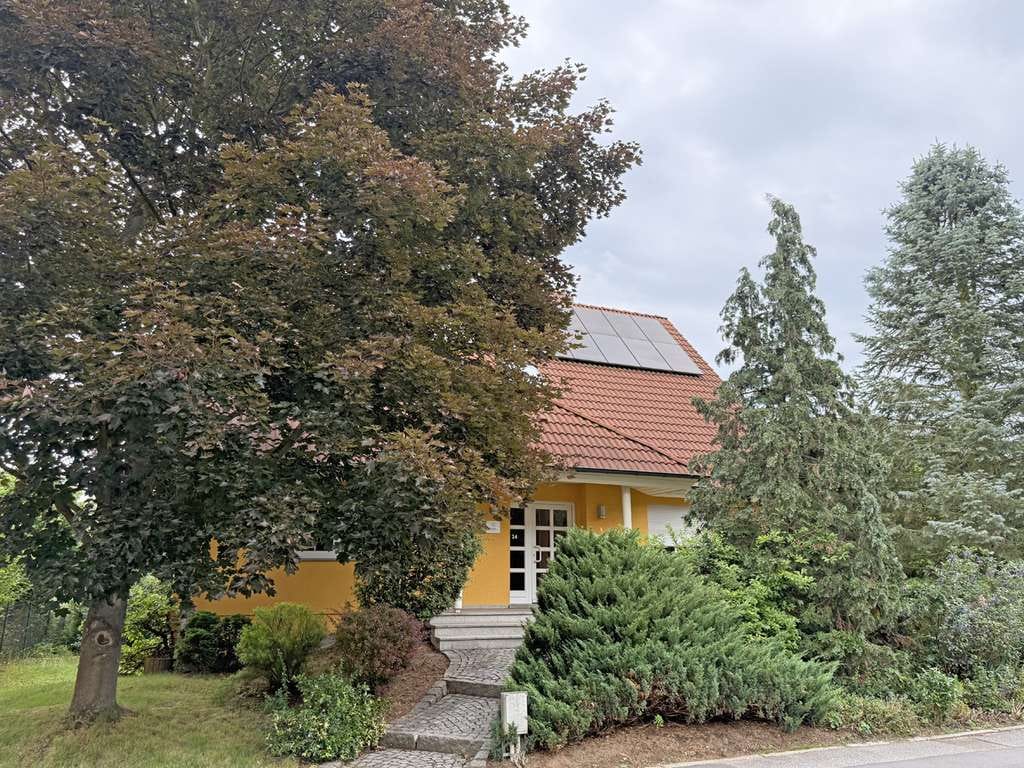 Immobilie in Moritzburg - Repräsentatives Einfamilienhaus im Grünen - in ruhiger Lage am Rande des Landschaftsschutzgebietes - Bild 1