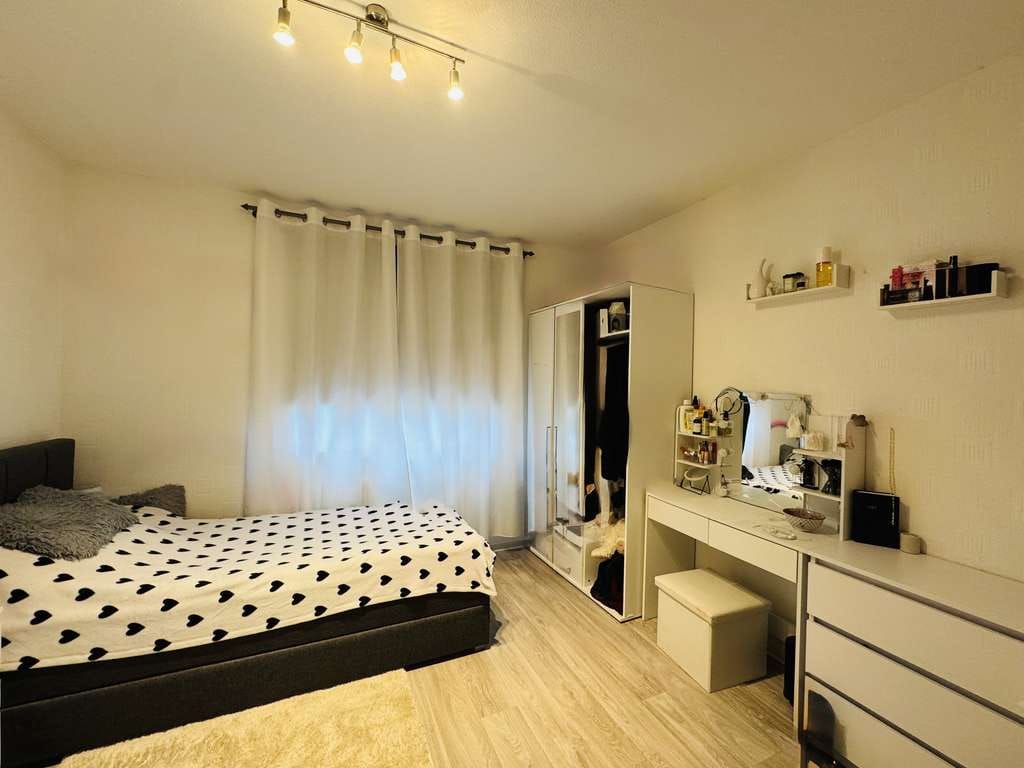 Immobilie in Lage - Helle 3-Zimmer-Wohnung mit zwei Balkonen in gepflegter Wohnanlage-ideale Kapitalanlage! - Bild 3