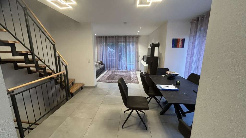Immobilie in Rott am Inn - Elegant gestaltetes Doppelhaus in Rott am Inn – perfekt für Familien und Paare - Bild 3