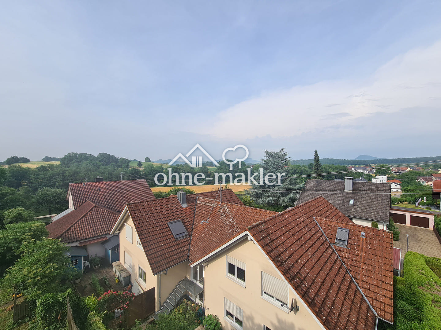 Immobilie in Aach - Attraktives Mehrfamilienhaus mit Panoramablick in Aach im Hegau – ideale Kapitalanlage! - Bild 1