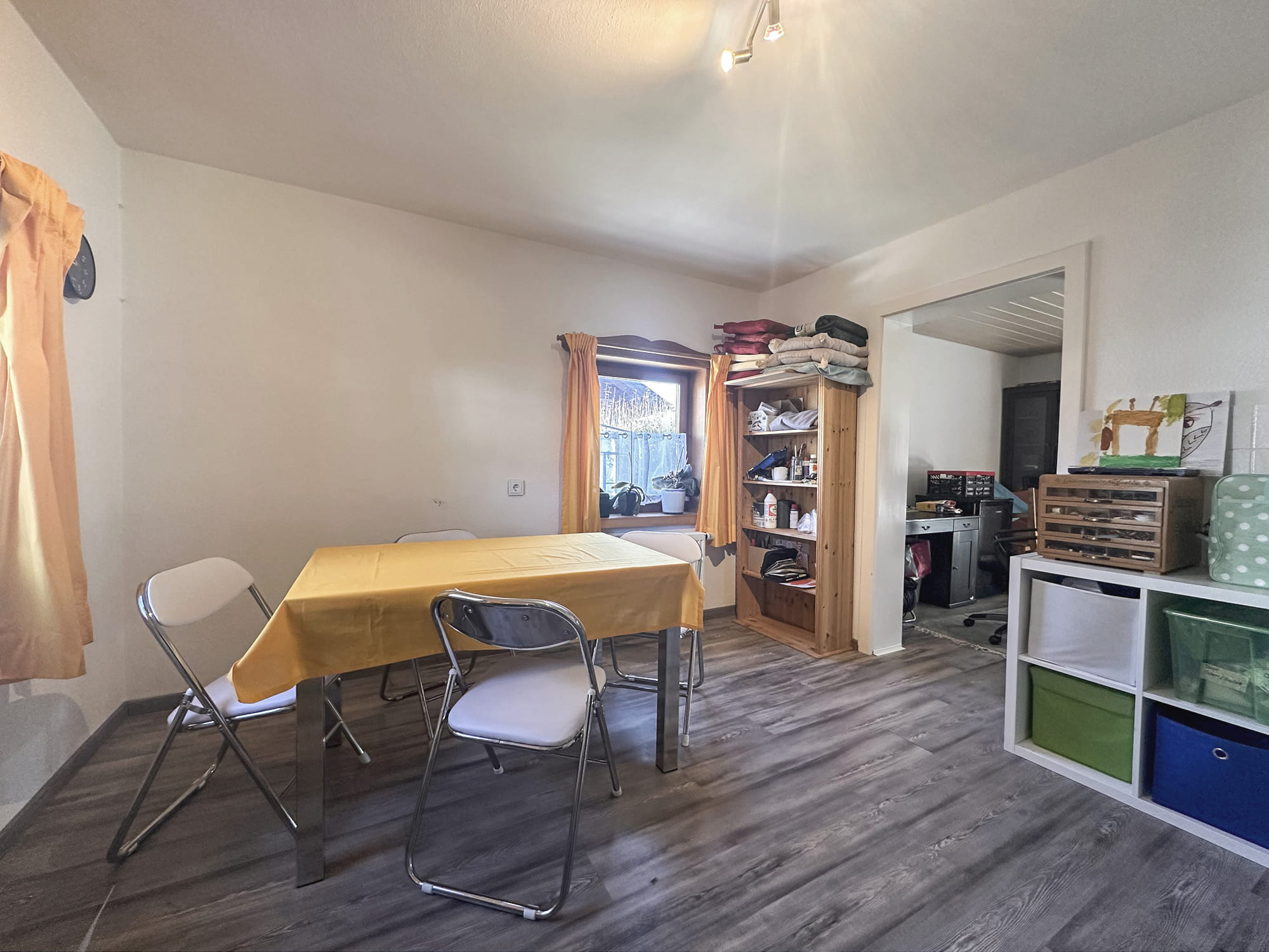 Immobilie in Höhenkirchen-Siegertsbrunn - Südausrichtung, Garten, Terrasse und zwei Balkone! - Bild 2
