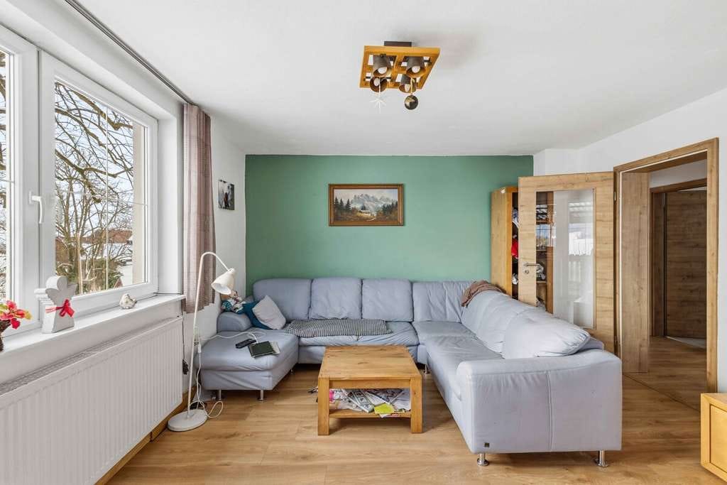 Immobilie in Michelsneukirchen - Ländliches Anwesen mit weitläufigem Grundstück und Reit-/Bewegungsplatz - Bild 4