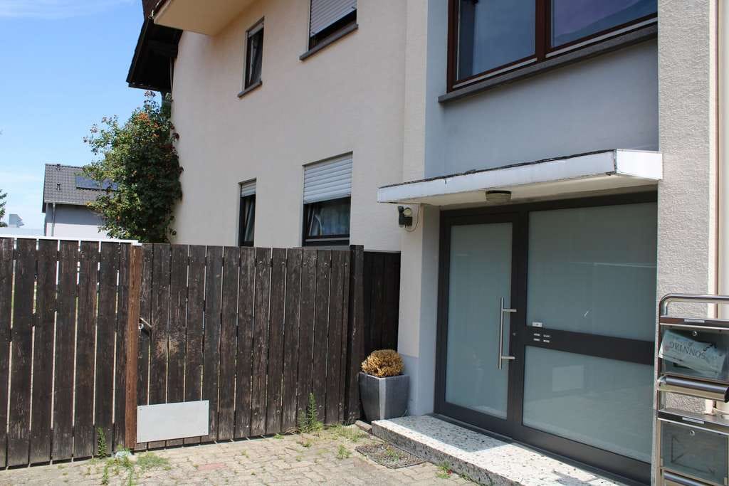 Immobilie in Linkenheim-Hochstetten - Lichtdurchflutete Praxis - Wohnung - Bild 2