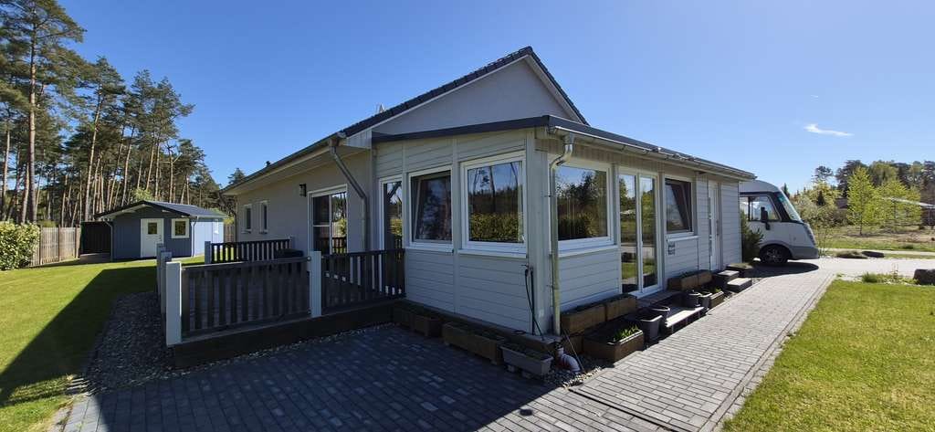 Immobilie in Gorleben - Moderner, neuwertiger Bungalow mit PV-Anlage,  Wärmepumpe, Wallbox, Klima, Vollbad, EBK, 3 Carports - Bild 1