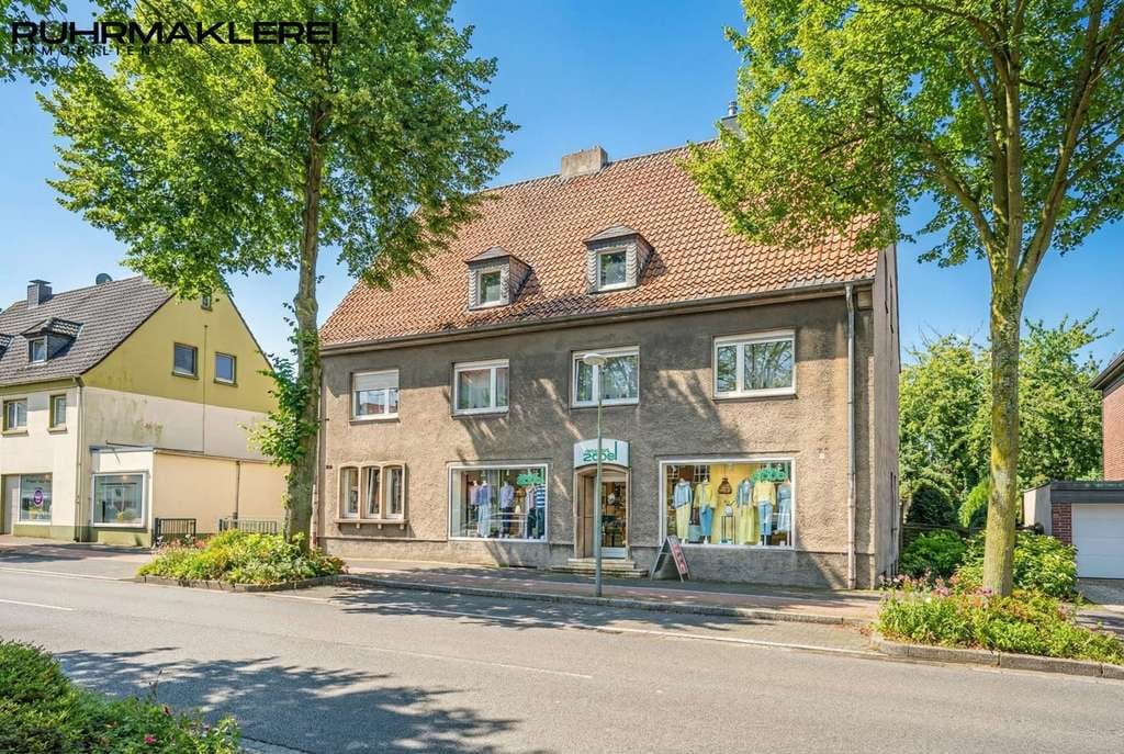 Immobilie in Herten - Freistehendes Wohn- und Geschäftshaus mit 3 Garagen und XL Grundstück in Herten-Scherlebeck! - Bild 2