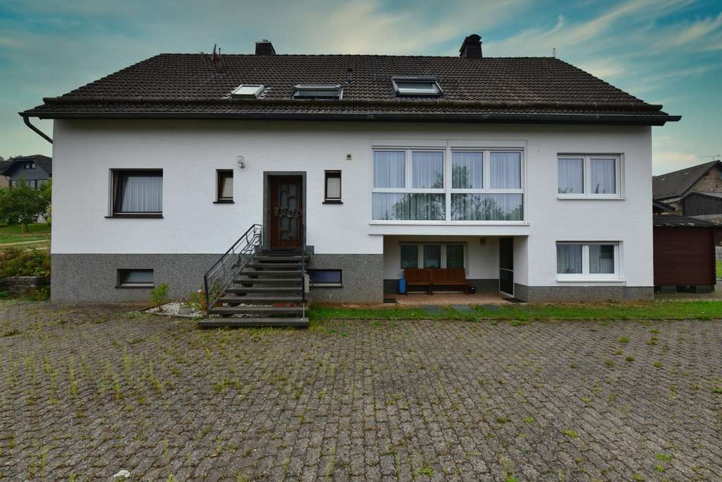 Immobilie in Dahlem - Mehrgenerationenhaus mit Garagen in Dahlem - Bild 0