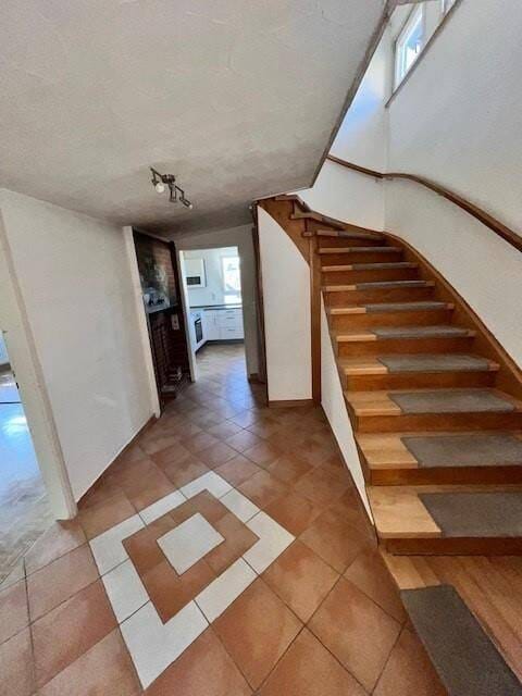 Immobilie in St. Georgen im Schwarzwald - Sehr ruhig gelegenes 1-2 Familienhaus mit Ausblick. Großer Garten. Alter Baumbestand . Sofort Frei!! - Bild 1