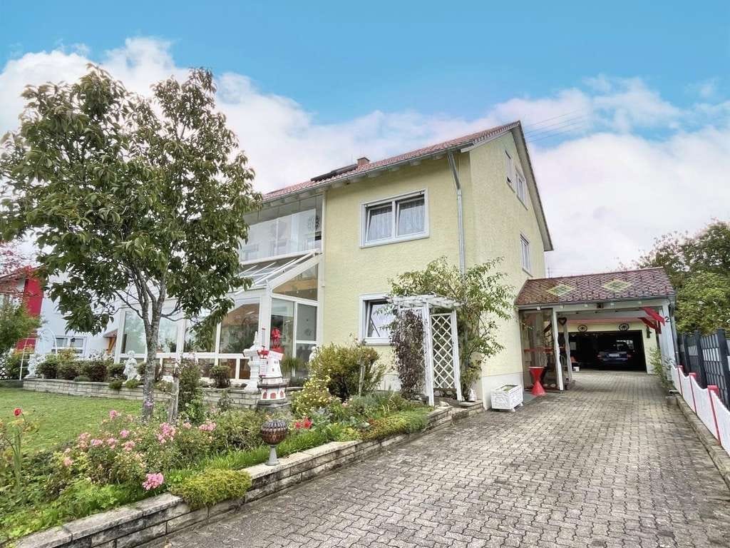 Immobilie in Stetten am kalten Markt - Teil-saniertes 3-Familienhaus mit Wintergarten+Werkstatt+Doppelgarage in ruhiger Lage  - Bild 1