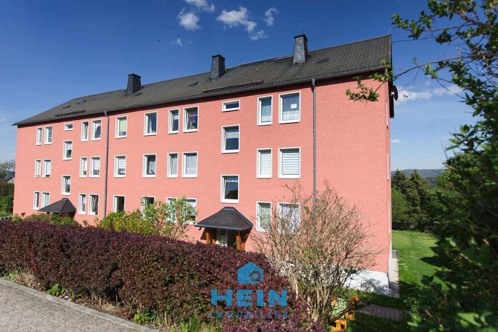 Immobilie in Schwarzenberg/Erzgebirge - Nachhaltig investieren: vermietete Wohnung mit Pkw-Stellplatz, Einbauküche und Tageslichtbad! - Bild 4