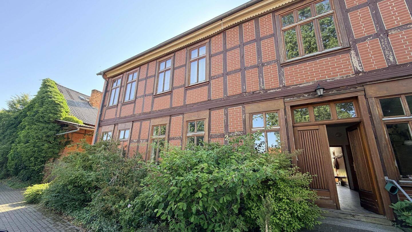 Immobilie in Dähre - Historischer Bauernhof mit eigenen Waldflächen - Bild 1