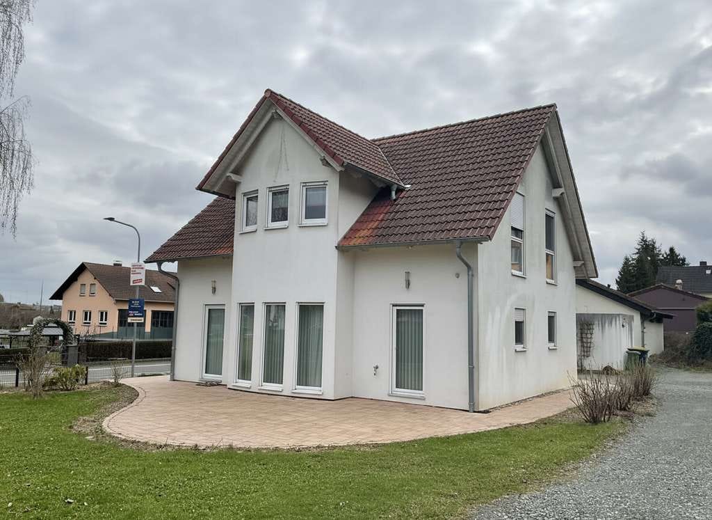 Immobilie in Weimar (Lahn) - Familienfreundliches Zuhause mit Solarpower, großer Terrasse! - Bild 0