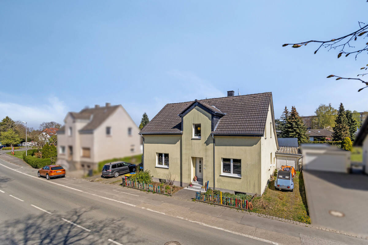 Immobilie in Kamen - Freistehendes Einfamilienhaus mit Einliegerwohnung und großem Garten! - Bild 2