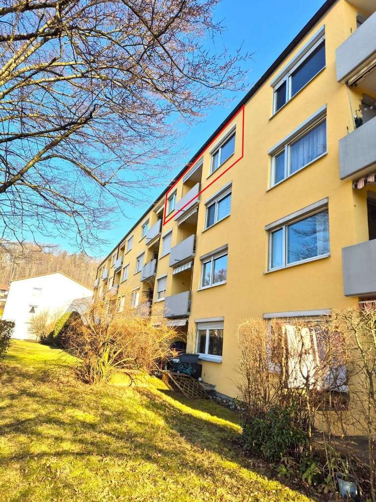 Immobilie in Uhingen - Große familienfreundliche 4-Zimmer-Wohnung mit Balkon und Tiefgaragenstellplatz - Bild 1