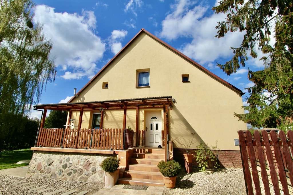 Immobilie in Gartz (Oder) - HORN IMMOBILIEN ++ schönes Einfamilienhaus mit Ausbaureserve - Bild 2