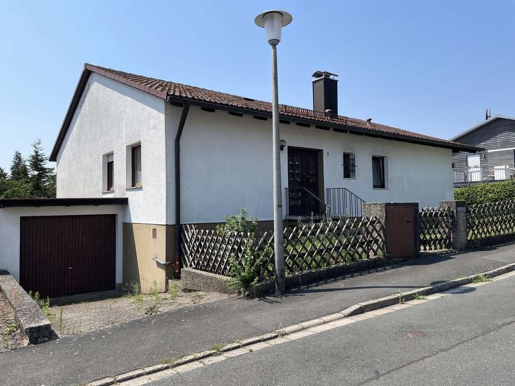 Immobilie in Marloffstein - Großzügiges Einfamilienhaus in ruhiger Südhanglage - traumhafter Weitblick ins Grüne - Bild 0