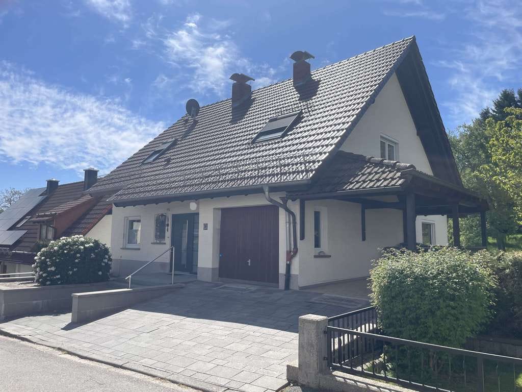 Immobilie in Neckarsteinach - Freistehendes Einfamilienhaus mit Einliegerwohnung und Blick ins Grüne - Bild 2