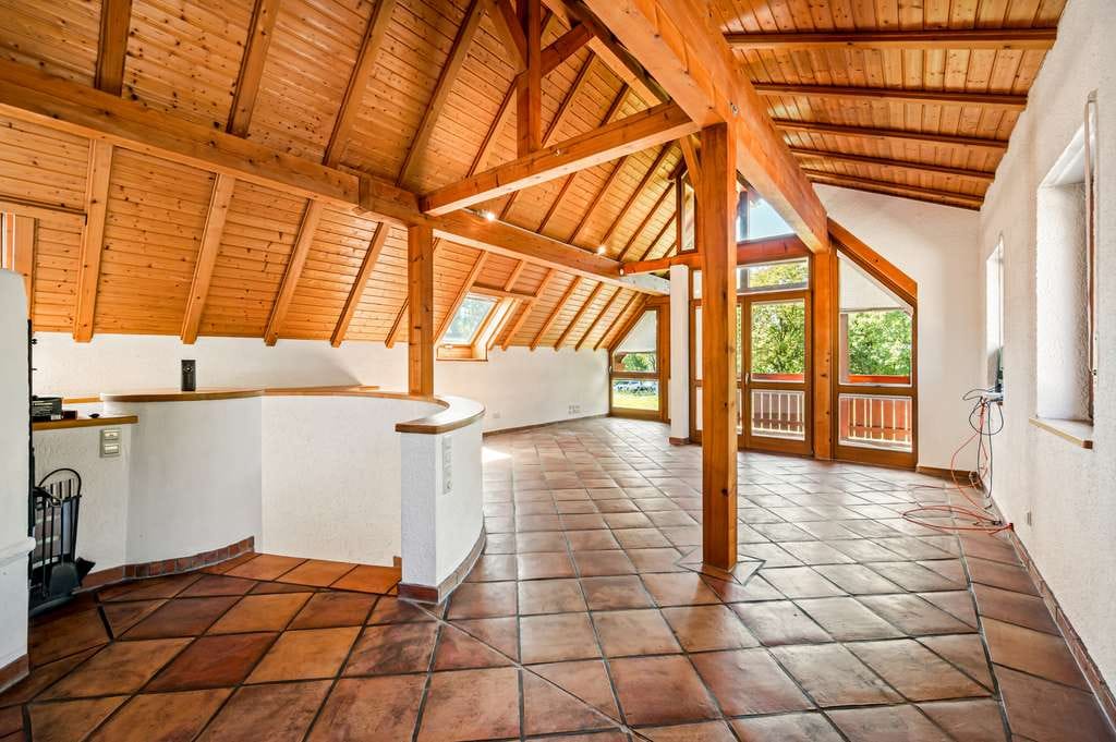 Immobilie in Lichtenau - Einzigartiges Wohnhaus mit Dachterrasse, Einliegerbereich und besonderem Raumgefühl - Bild 1