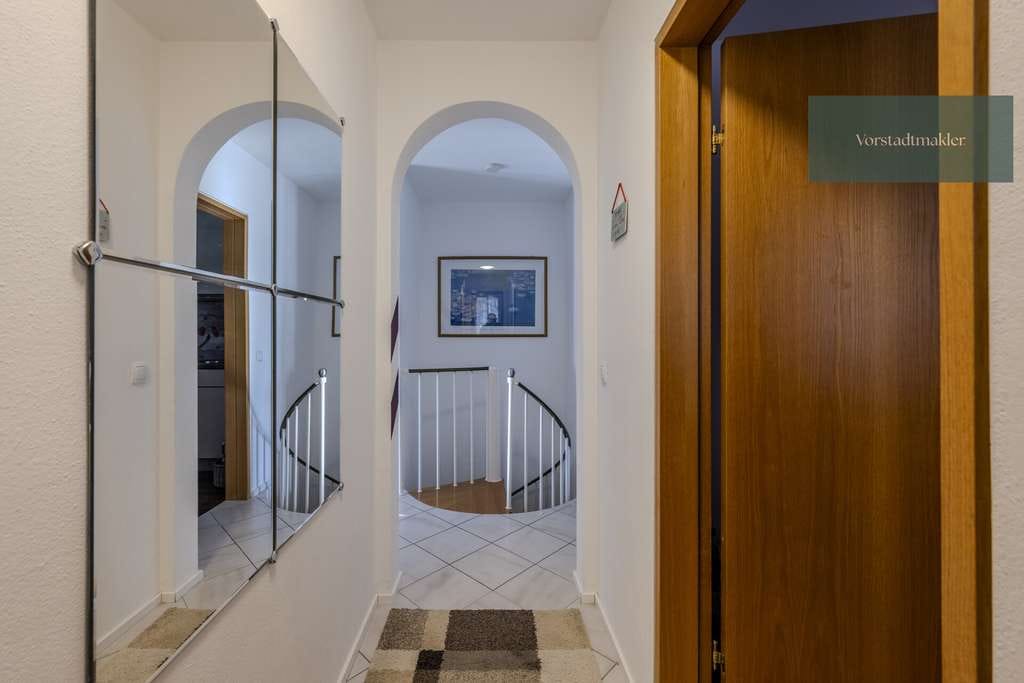 Immobilie in Kirchseeon - Frei & sofort beziehbar! Renovierte  Maisonettewohnung mit Sonnengarten in Kirchseeon - Bild 3