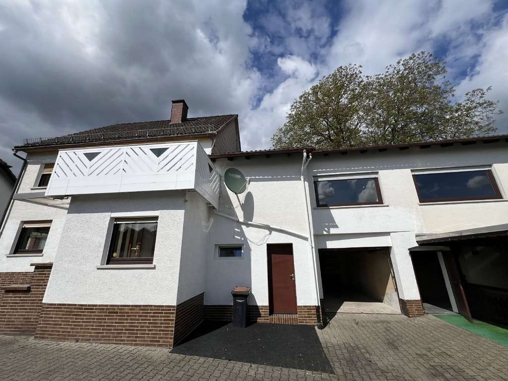 Immobilie in Ehringshausen - Renovierungsbedürftiges 1-2 Familienhaus mit Garten und Potenzial - Bild 0