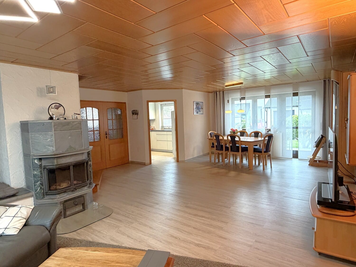 Immobilie in Baltmannsweiler - Platzwunder! Bald für Sie frei und den Sommer auf der Terrasse genießen! - Bild 4