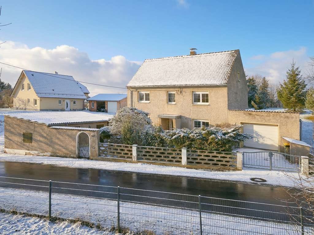 Immobilie in Grimma - Kleines Landhaus mit Garage, Werkstatt und kleinem Garten - Bild 0