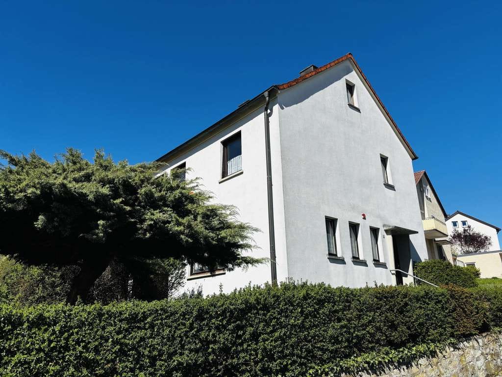 Immobilie in Zeil am Main - Ihr neues Zuhause im stadtnahen Grün...familienfreundliches Wohnhaus mit Südterrasse/Balkon und so - Bild 4
