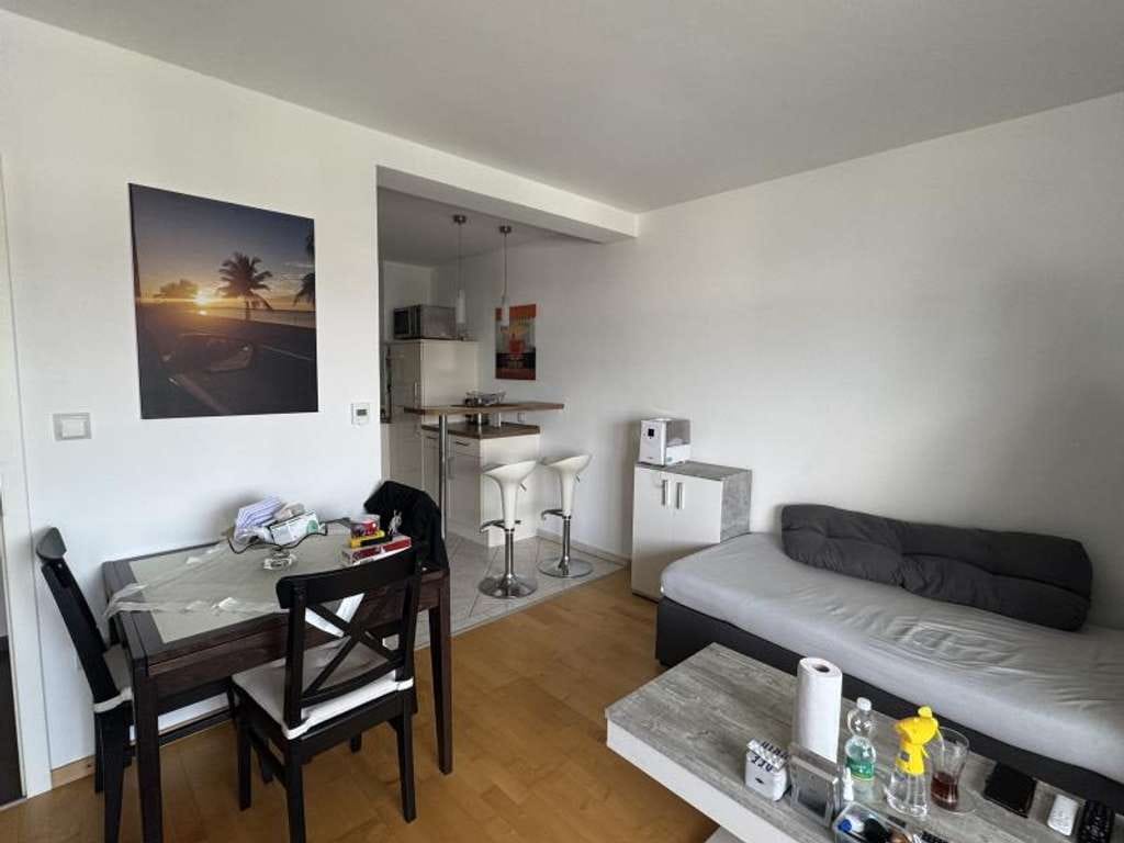 Immobilie in Weilheim in Oberbayern - Modernisierte 2-Zimmer-Wohnung mit Balkon und Stellplatz im Weilheimer Westen - Bild 1