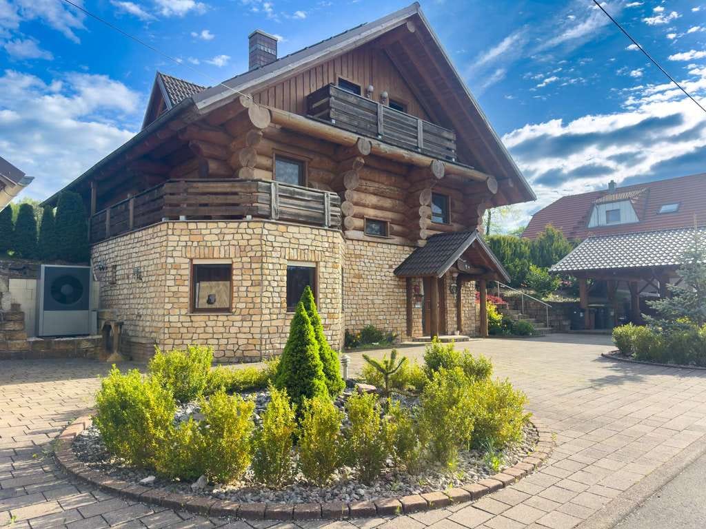 Immobilie in Simmersfeld - Leben, wo andere Urlaub machen – Ihr autarkes Traumhaus aus Douglasie im Schwarzwald - Bild 0