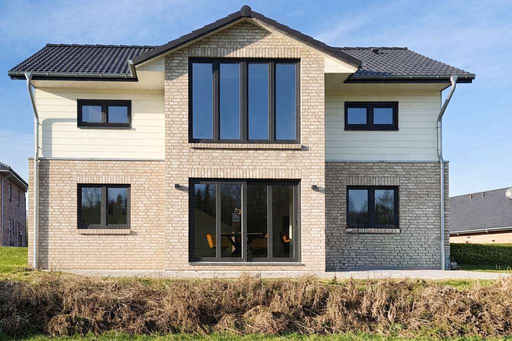 Immobilie in Pahlen - Einfamilienhaus mit Seeblick - Bild 0