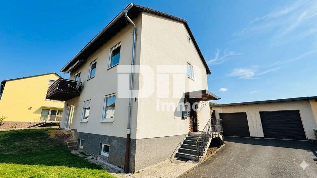 Immobilie in Zierenberg - Gepflegtes Ein / Zweifamilienhaus mit Doppelgarage in begehrter Ortsrandlage von Zierenberg - Bild 2